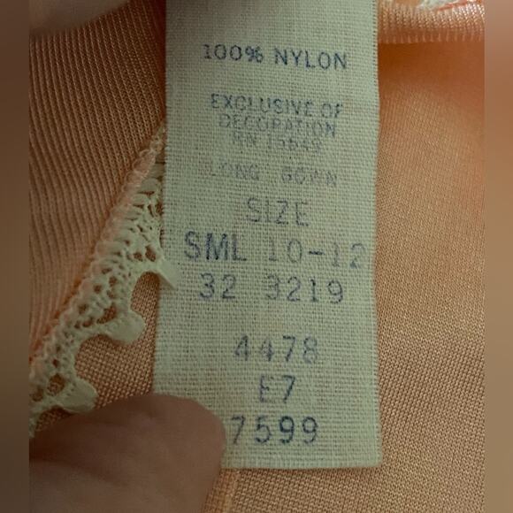 Vintage Montgomery Ward Peach Deep V Tie front Nightgown Sz Small - Picture 8 of 9